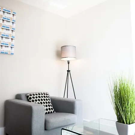 Onpoint - Spacious 2 Bedroom Apt - City Centre With Balcony アパート *