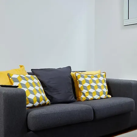 Lovely Central Abode - Amazing Views - Parking Lejlighed