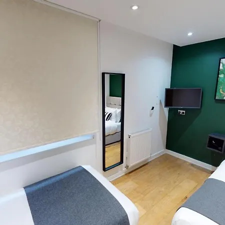 Quay Apartment *