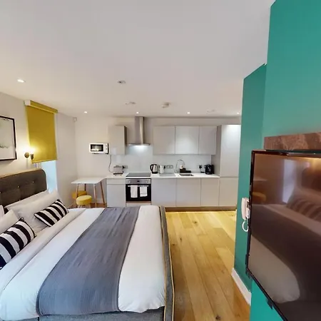 Quay Apartment *
