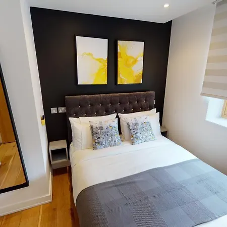 Quay Apartment *