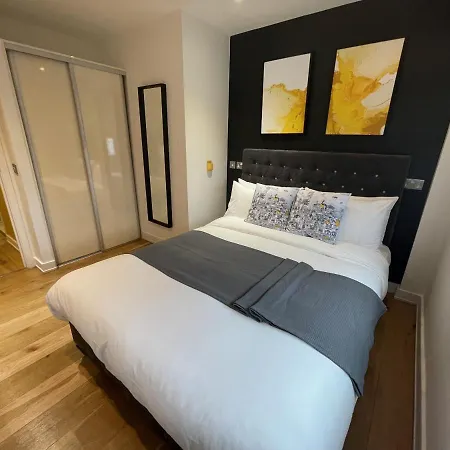 Quay Apartment *