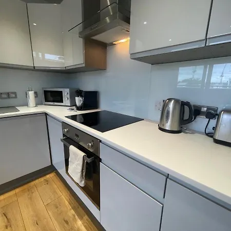 Quay Apartment *