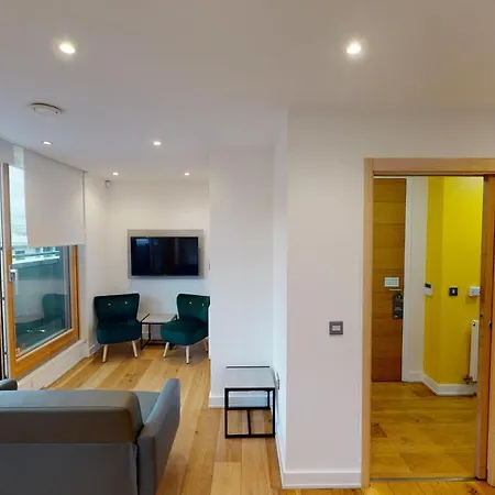 Quay Apartment *