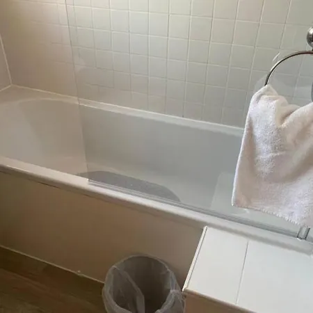 Homestay Spacious Double Near Salford Quays