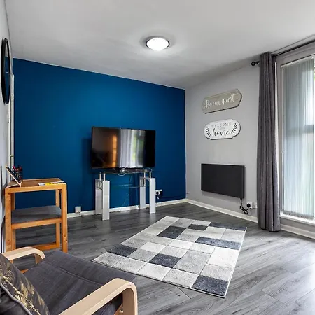 Апартаменты Pass The Keys Modern 1Bed Apartment With Parking - Gated Grounds