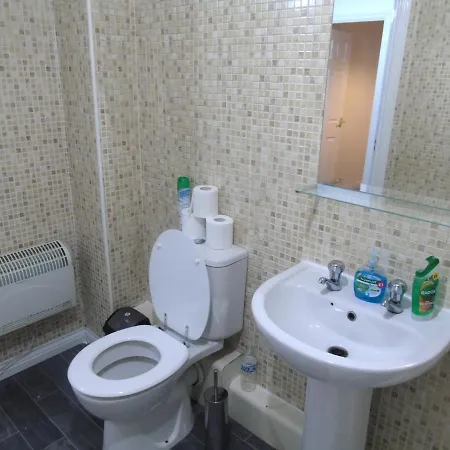 Larch Gardens 2 Bedroom Flat Manchester