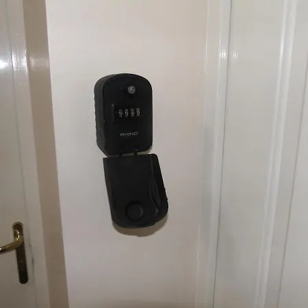 Larch Gardens 2 Bedroom Flat Manchester
