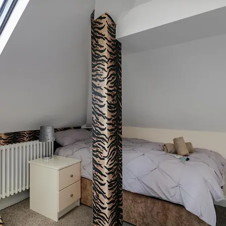 The Finney - Gorgeous, Chic 3 Bedroom House Mánchester