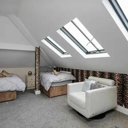 The Finney - Gorgeous, Chic 3 Bedroom House Mánchester