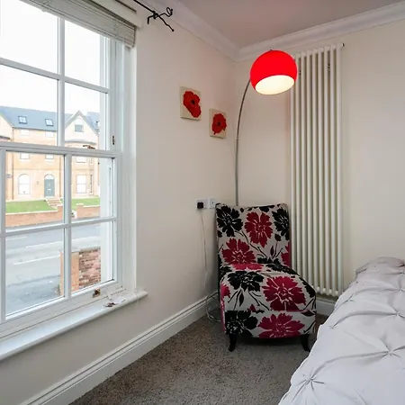 The Finney - Gorgeous, Chic 3 Bedroom House
