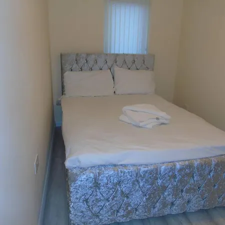 Amina Road 2 Bedroom Apartment Апартаменты