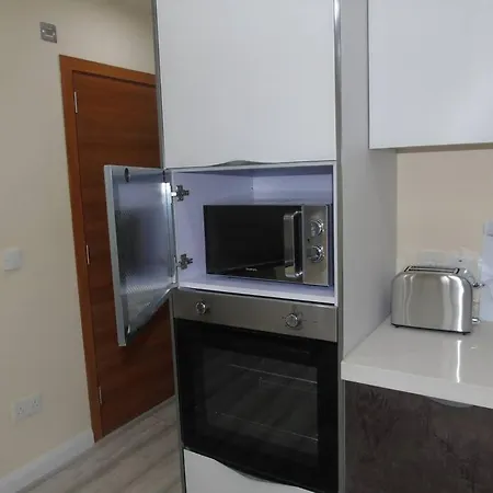 Amina Road 2 Bedroom Apartment * Manchester