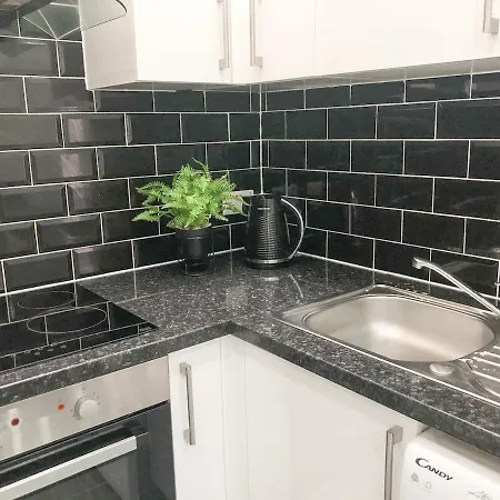 Apartment Spacious 2bed With Free Parking! 15min To & Christie Nhs *