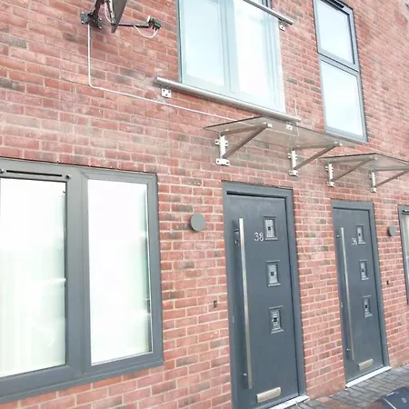 Amina Road 2 Bedroom Apartment Apartment Manchester
