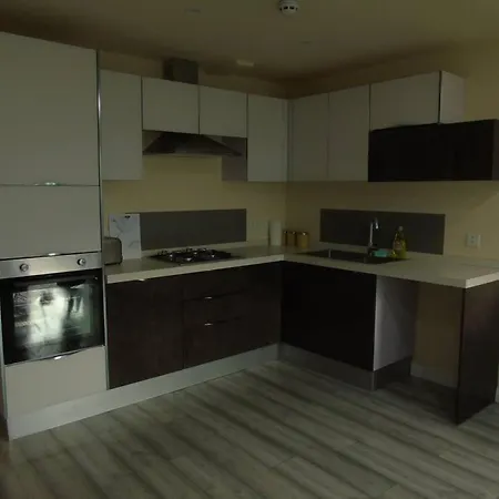 Amina Road 2 Bedroom Apartment Апартаменты *