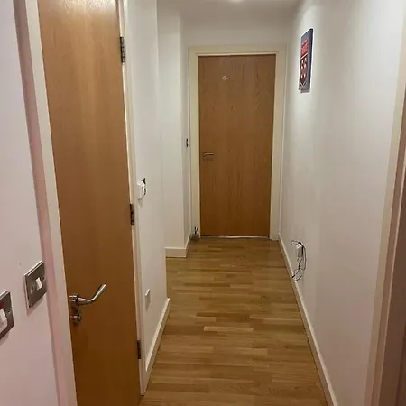 Salford Quays Apartment Two Bedroom *