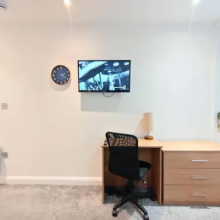 New Listing Next To Oxford Road Train Station Lejlighed *