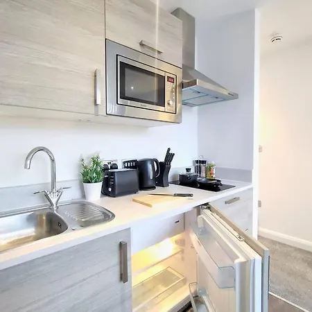 New Listing Next To Oxford Road Train Station *