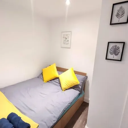 New Listing Next To Oxford Road Train Station *