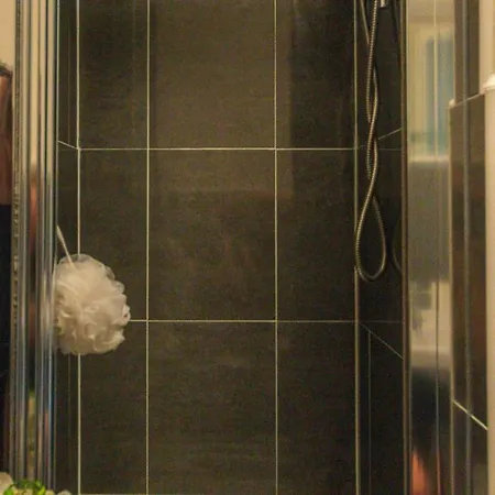 Private Ensuite Bedrooms - Iq Oxford Court Appartement