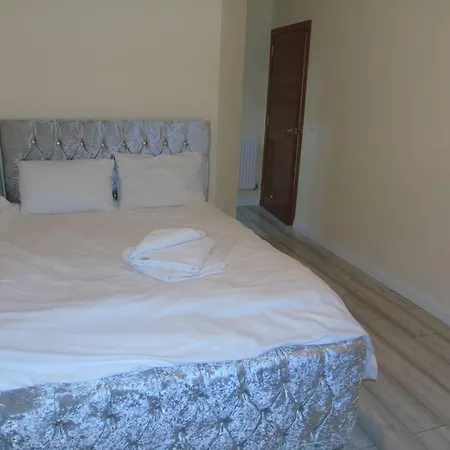 Apartment Amina Road 2 Bedroom Apartment