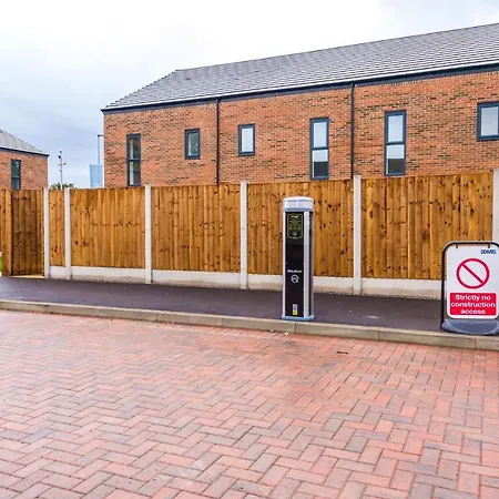 Immaculate 3-Bed House In Salford Holiday home Manchester