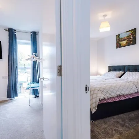 Immaculate 3-Bed House In Salford Feriehus Manchester