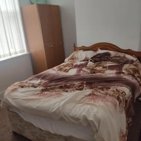 Cheerful 3 Bedrooms Apartment Manchester