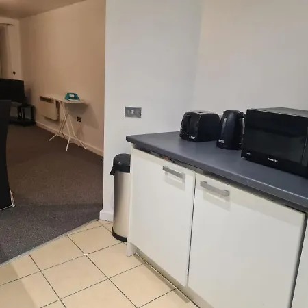 Impeccable 1-Bed Apartment In Manchester Manchester