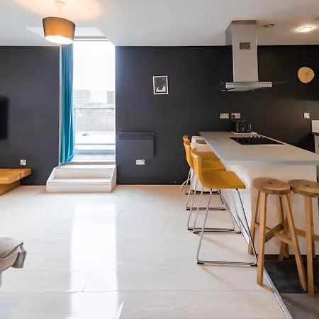 Apartment City Centre Modern 3bed 2bath Penthouse Northern Quarter, Sleeps 10 *