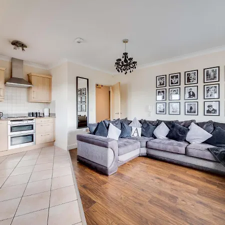 Pass The Keys Lovely 1 Bed Overlooking Park