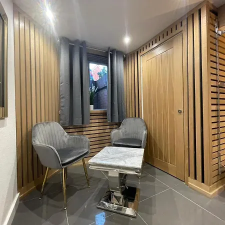 Hendham House بيت ضيافة