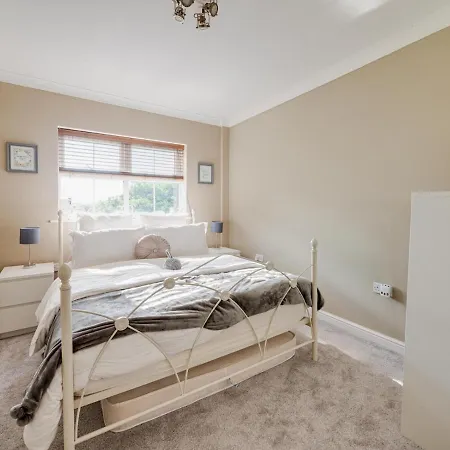 Pass The Keys Lovely 1 Bed Overlooking Park Manchester