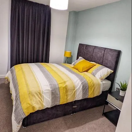 A Lovely Modern 2-Bed Apartment In Manchester City * Манчестер