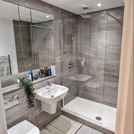 Апартаменты A Lovely Modern 2-Bed Apartment In Manchester City