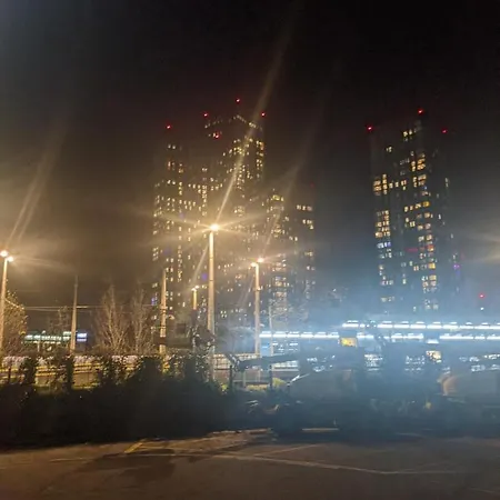 A Lovely Modern 2-Bed Apartment In Manchester City Манчестер