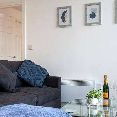 Stylish 1 Bed Apt - Fallowfield - Free Parking Daire