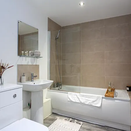 Stylish 1 Bed Apt - Fallowfield - Free Parking * 맨체스터