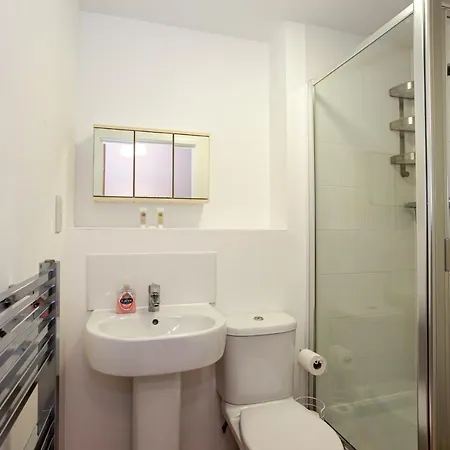 Stunning 2 Bed Apartment-Sports City Apartment Manchester