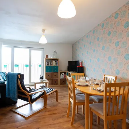 Stunning 2 Bed Apartment-Sports City Manchester