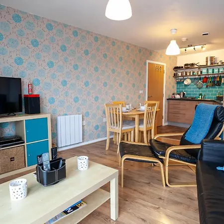 Stunning 2 Bed Apartment-Sports City Manchester