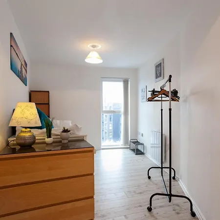 Stunning 2 Bed Apartment-Sports City * Manchester