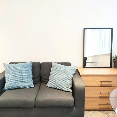 Апартаменты New Listing - Minimalist Studio In Center Mcr