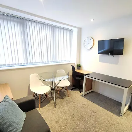 New Listing - Minimalist Studio In Center Mcr Манчестер
