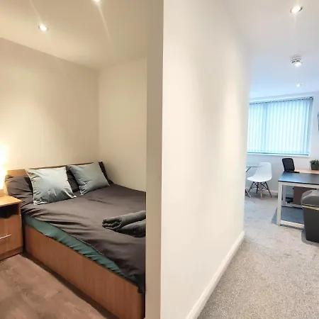 New Listing - Minimalist Studio In Center Mcr *
