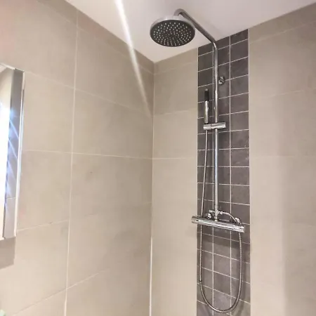 Апартаменты New Listing - Minimalist Studio In Center Mcr