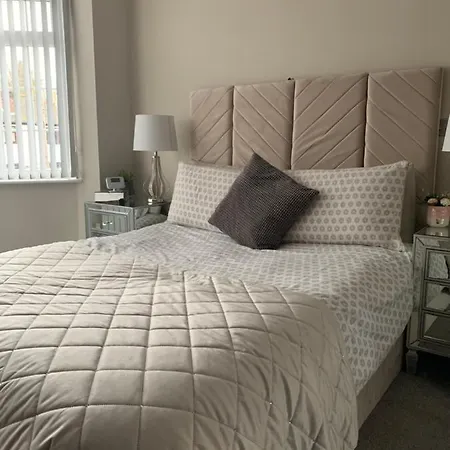 Holiday Rental Luxury House In Manchester Manchester