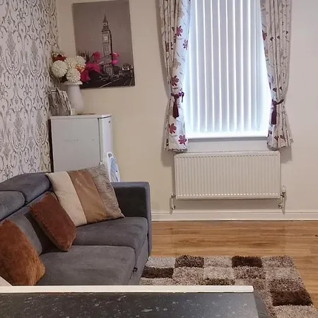 Knutsford House Holidays Дом отдыха