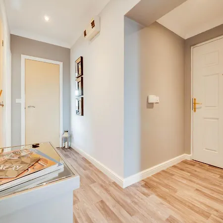 Pass The Keys Lovely 1 Bed Overlooking Park Manchester